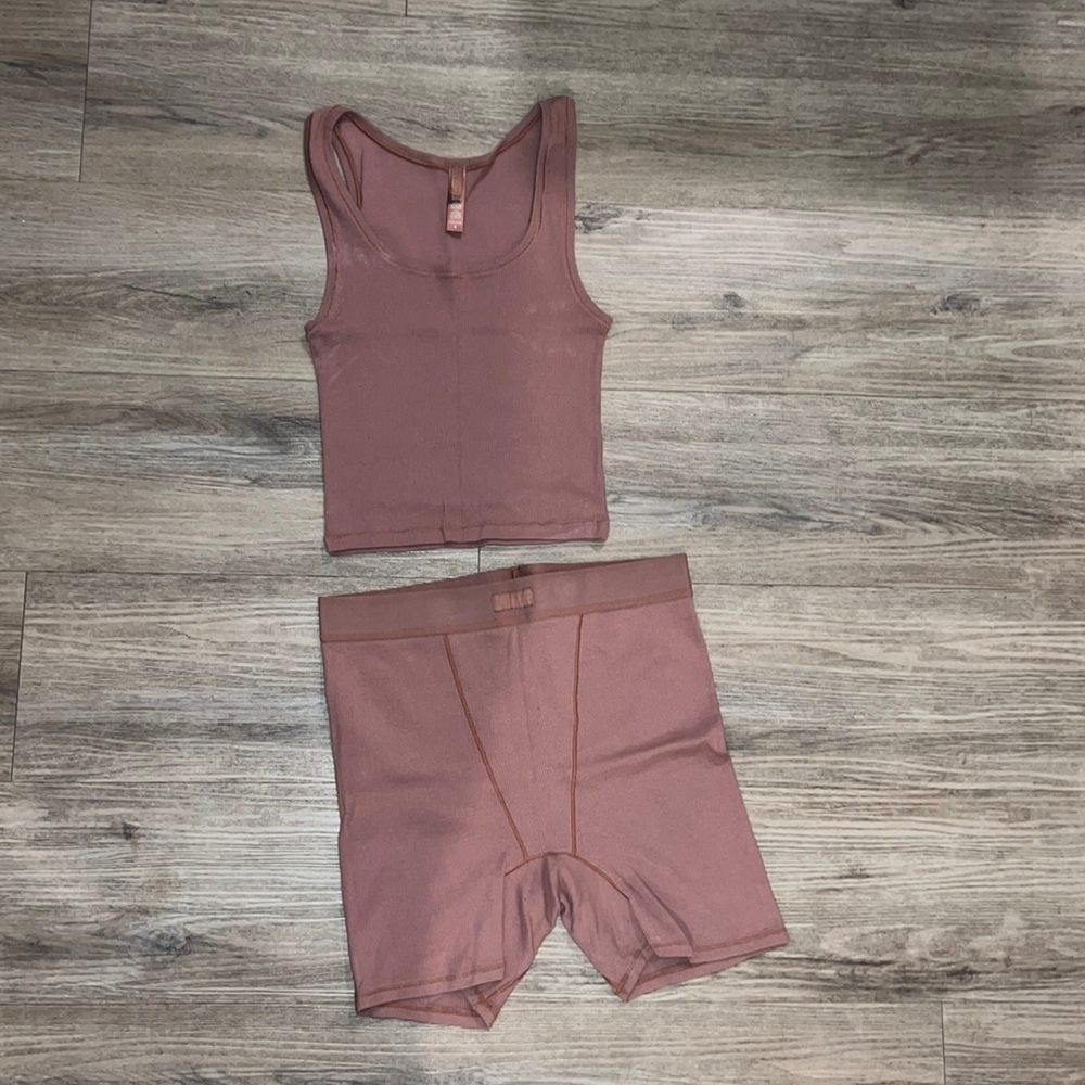 Skims set